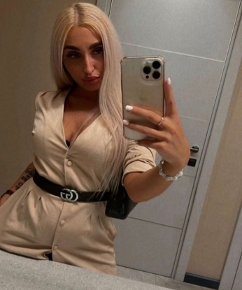 У меня есть опыт и талант порадовать тебя великолепными услугами. Независимо от твоих желаний, я сделаю все возможное, чтобы удовлетворить тебя. Мои возможности безграничны, мои ласки несравненны. Я создам атмосферу настоящей страсти, заботы и блаженства. Отдых со мной - это искусство удовольствия. Мои фото подтверждают мою красоту и очарование. У меня множество отзывов, которые говорят о моей профессиональности и очаровании. Живу в Москве и готова встретиться с тобой, чтобы сделать каждую минуту особенной и незабываемой. Жду твоего звонка! 💋 9664, 24 года